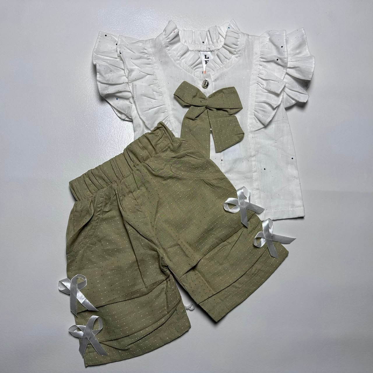Baby Girls Ruffled Sparkly Top and Bow-Accented Shorts Set - Image 4