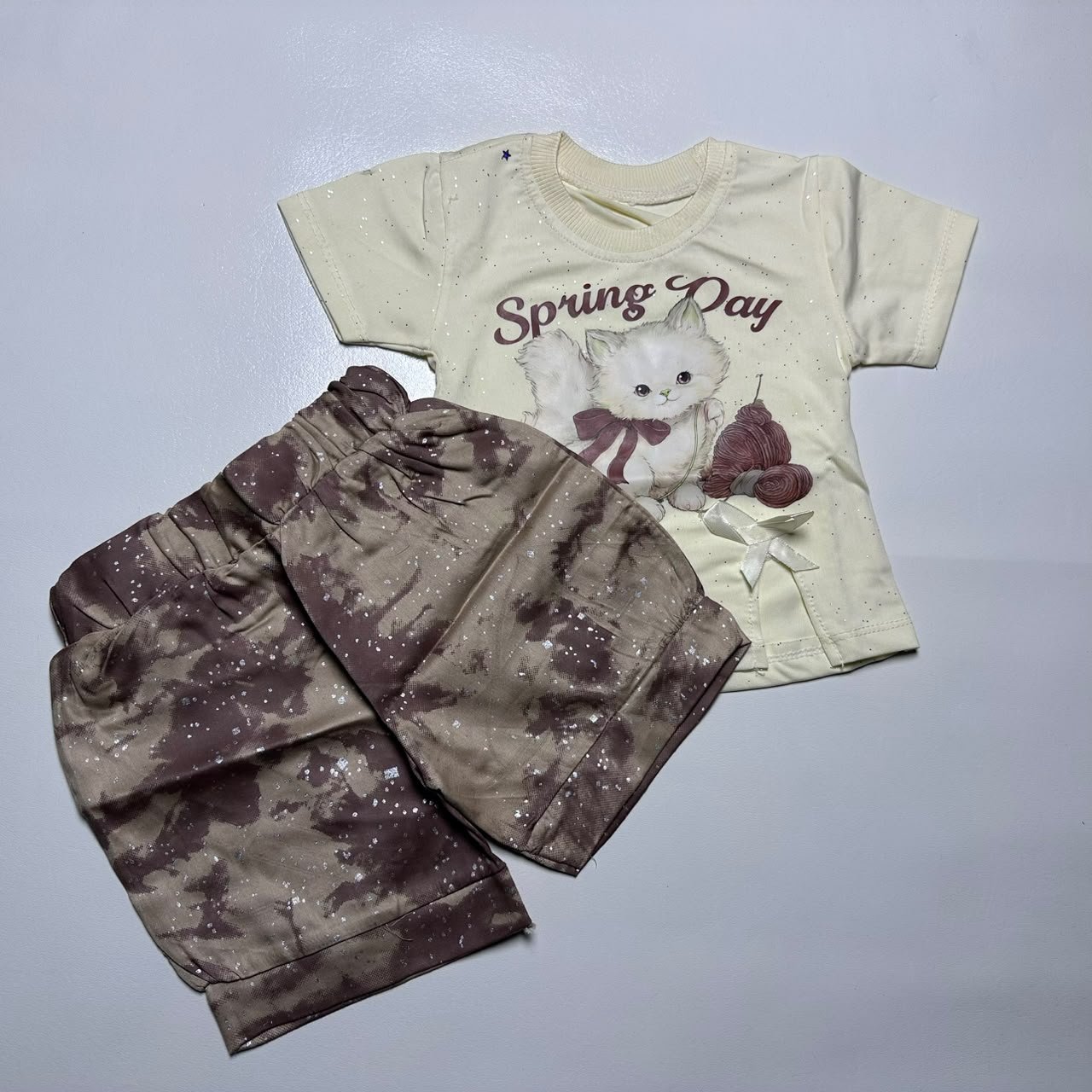 Cat Print T-Shirt and Tie-Dye Shorts Set - Image 4