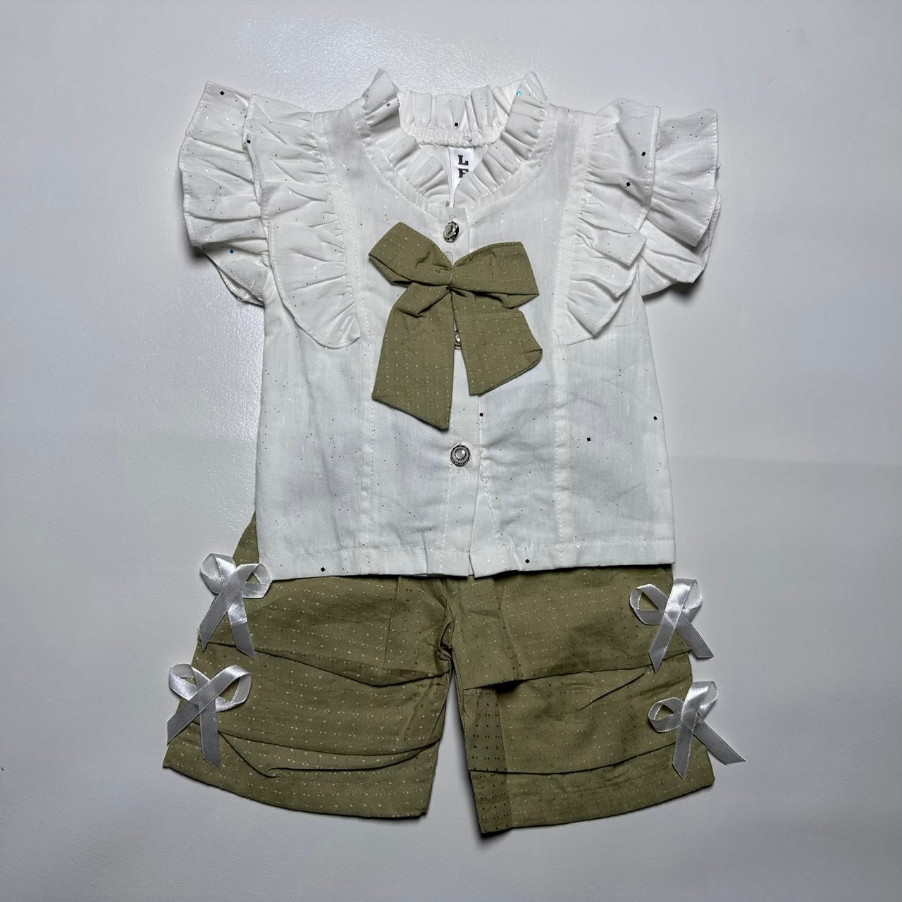 Baby Girls Ruffled Sparkly Top and Bow-Accented Shorts Set - Image 6