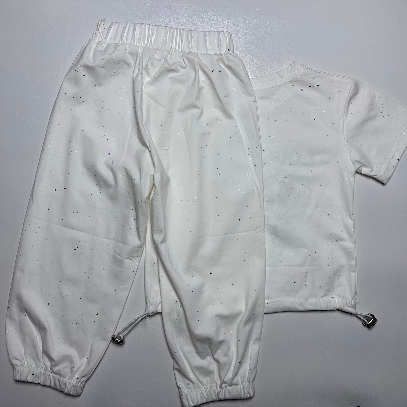 Baby Girls White Sparkly T-Shirt and Trouser Set with Rhinestone Bow Design - Image 2