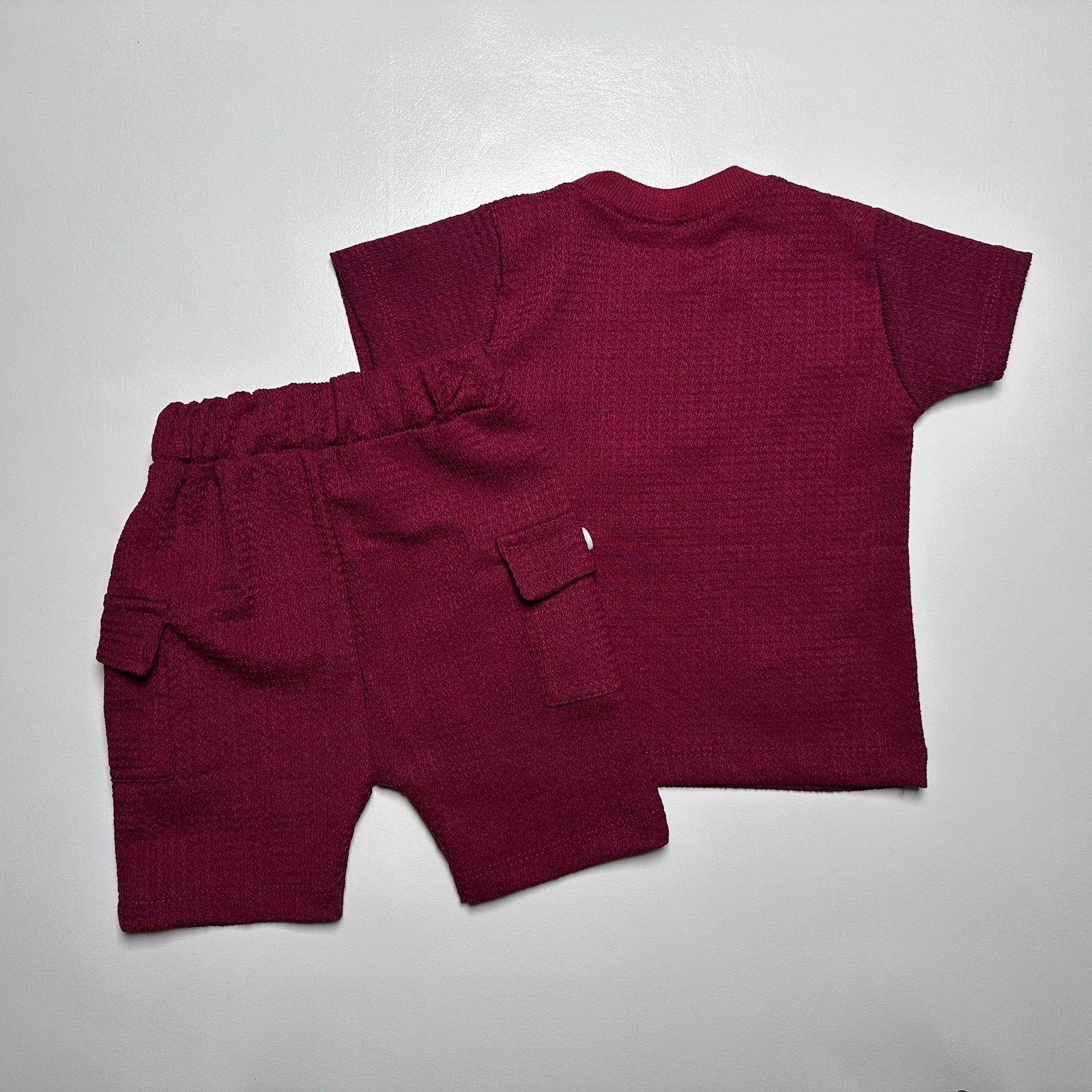 Boys Textured Chain-Accessory Tee and Cargo Shorts Set - Image 5